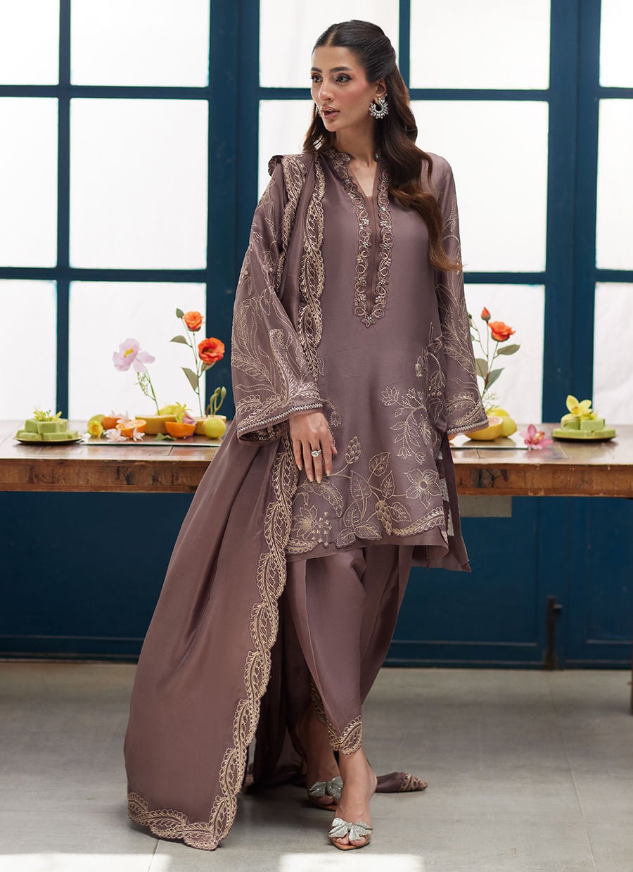 Farah Talib Aziz | Tara Luxe Eid 26 | Greta, image 4