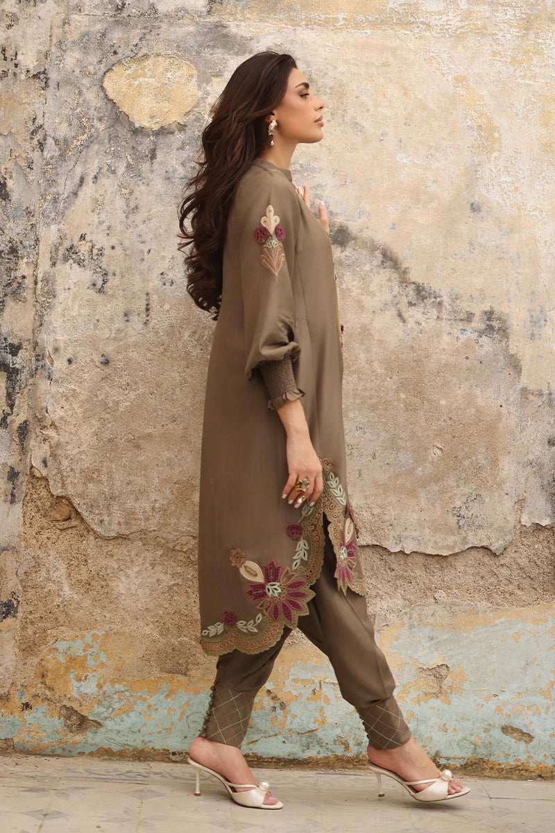 Wardha Saleem | Zimal Luxury Eid Edit 26 | Afsaneh, image 4