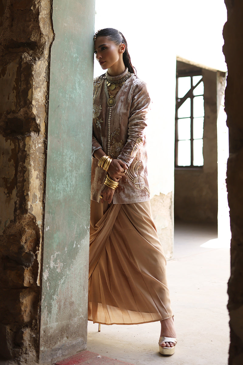 Wardha Saleem | Pure Velvet 25 | Nuha-5