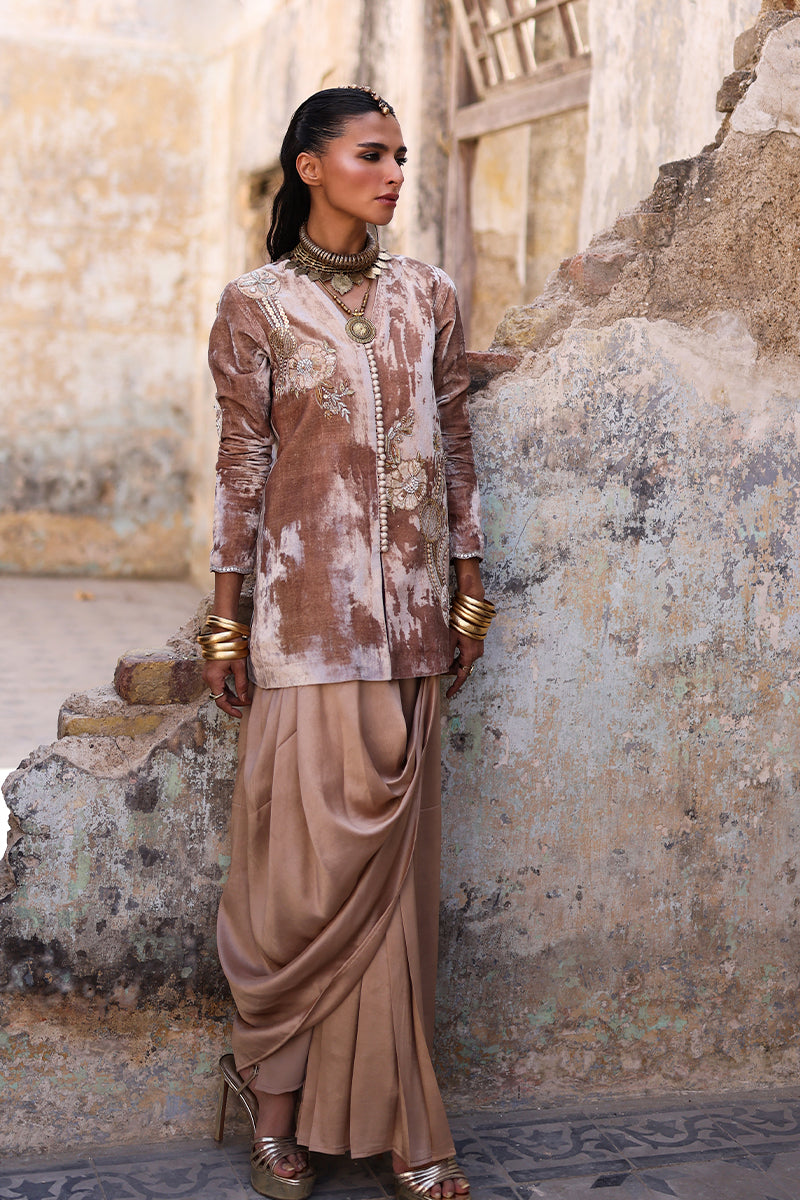 Wardha Saleem | Pure Velvet 25 | Nuha, image 5