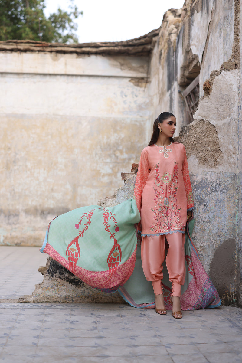 Wardha Saleem | Zimal Luxury Eid Edit 26 | Amal'E 2, image 3