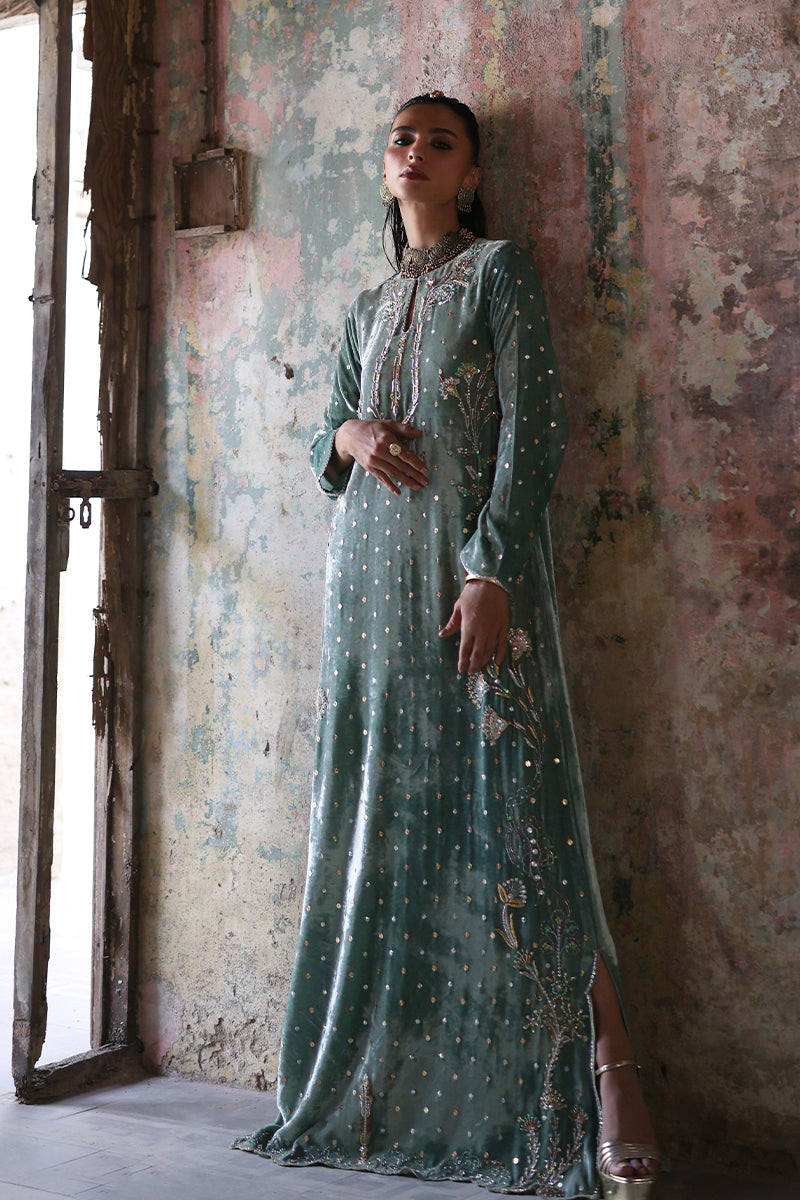 Wardha Saleem | Pure Velvet 25 | Vian-5
