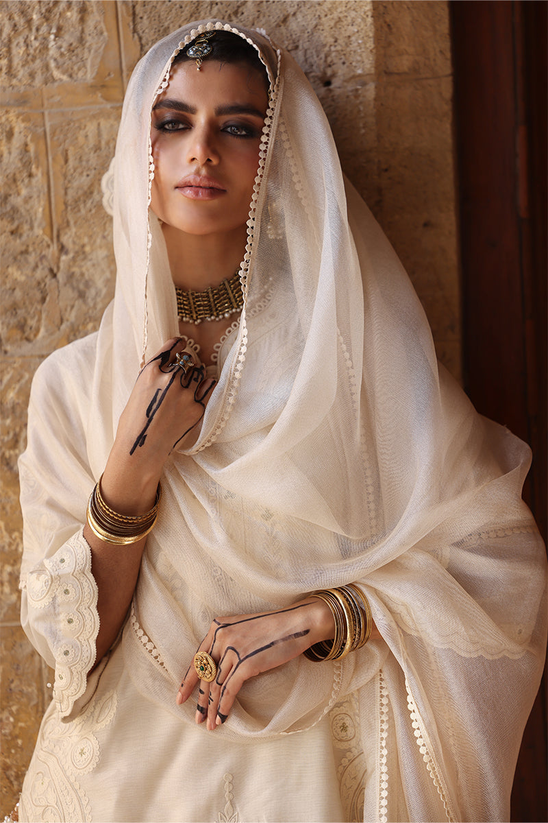 Wardha Saleem | Aari Collection 26 | Motia-3