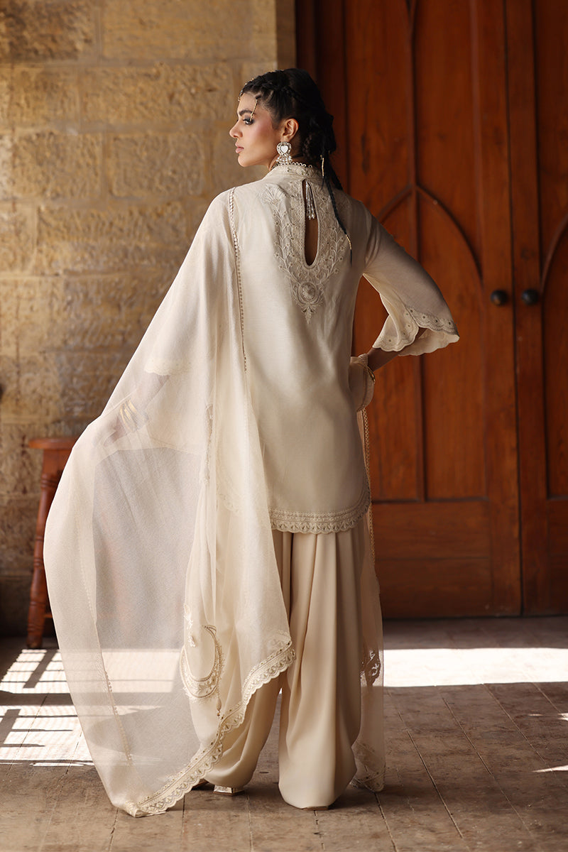Wardha Saleem | Aari Collection 26 | Motia-2