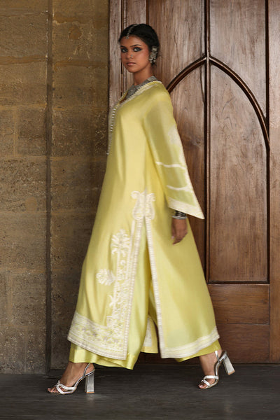 Wardha Saleem | Aari Collection |  Mahveen