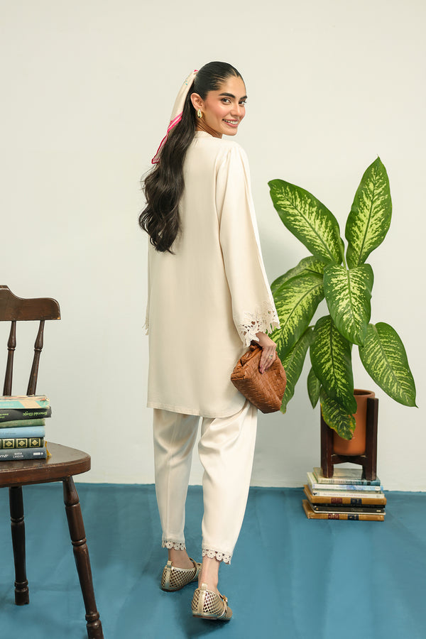 Sahar | Pret Essentials Winter 25 | Ivory Rose, image 2
