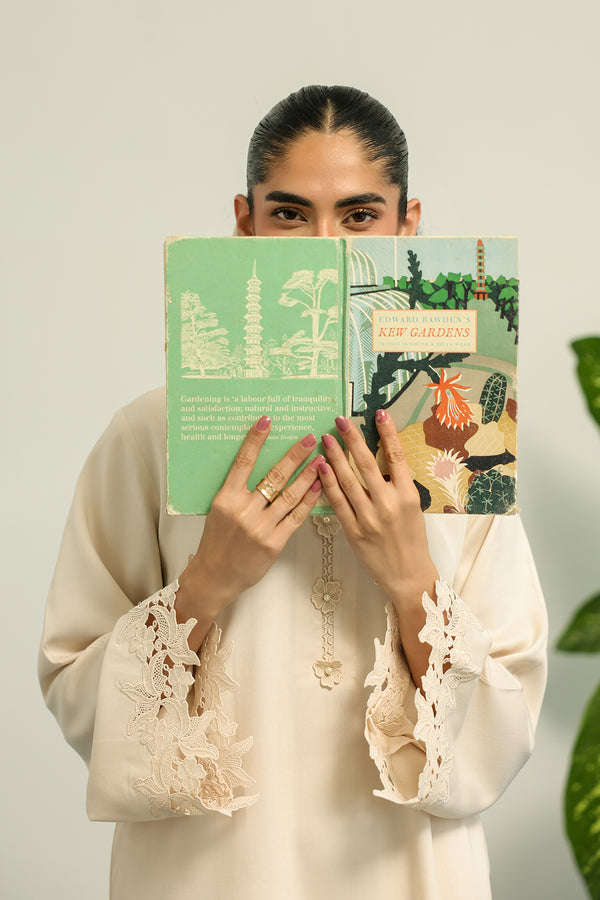 Sahar | Pret Essentials Winter 25 | Ivory Rose, image 6