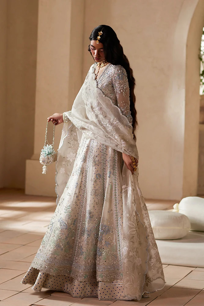 Suffuse Yasmira off white organza shirt and silk lehenga, photo 3