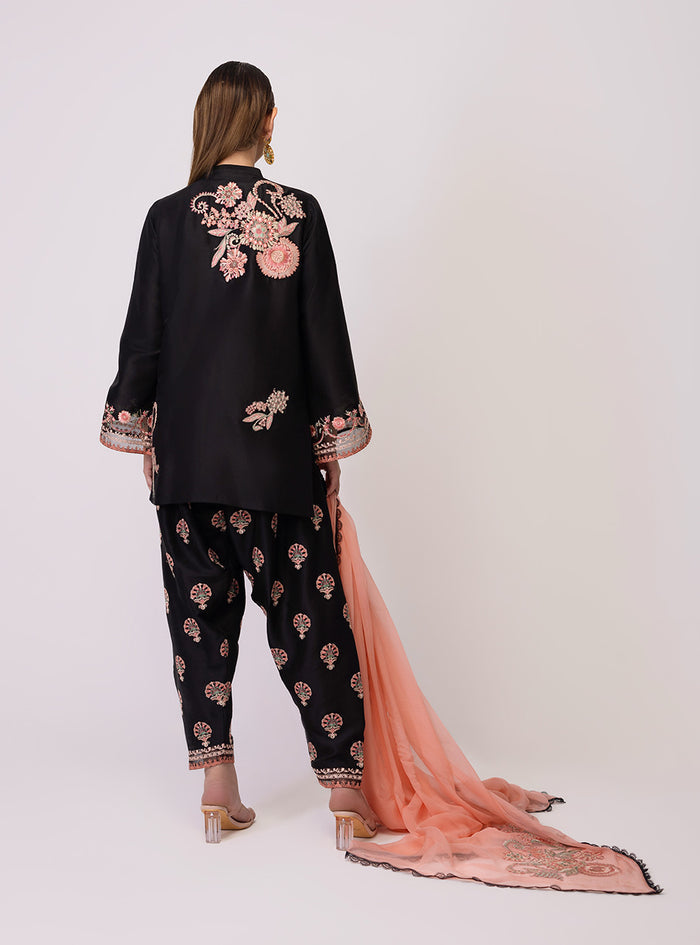 Zainab Chottani | Luxe Edit 25 | Nurah, image 2
