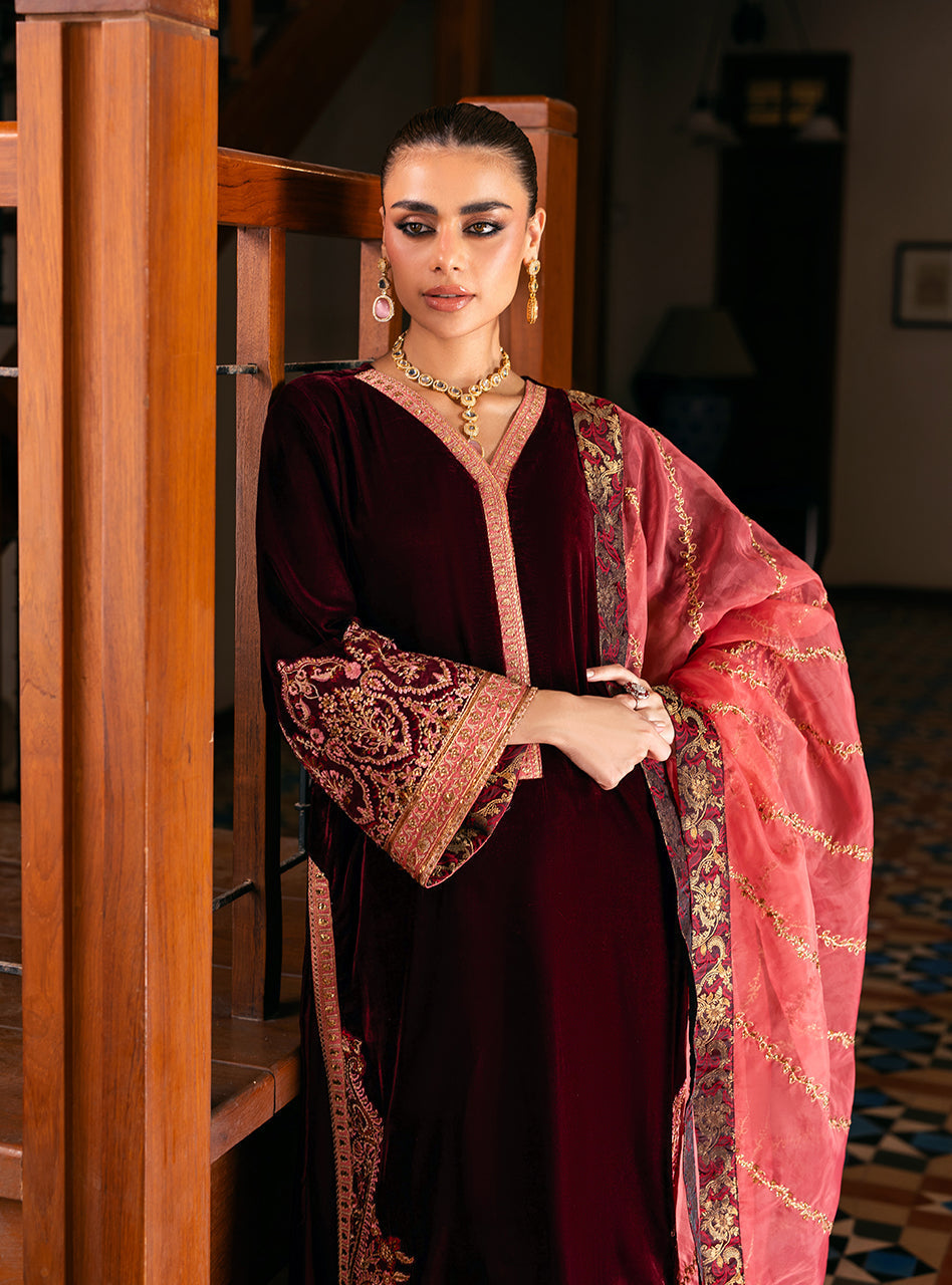 Zainab Chottani | Velvet 25 | Aima-4