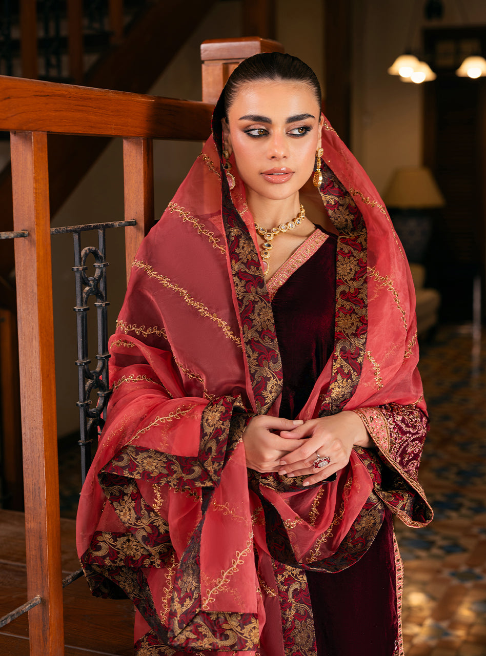 Zainab Chottani | Velvet 25 | Aima-3