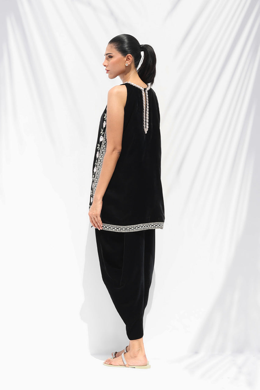 Sania Maskatiya | The Winter Edit - Luxe Pret 25 | Suko, image 2