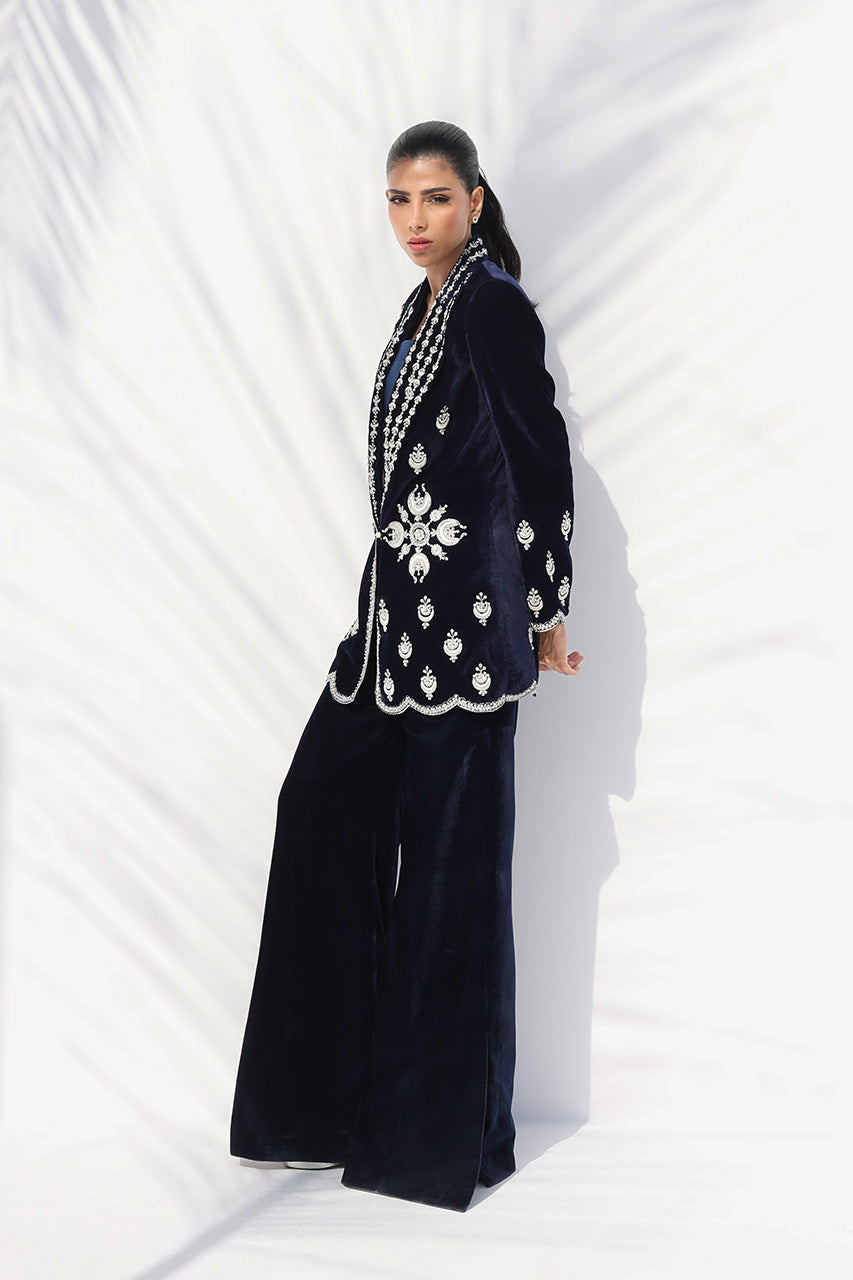 Sania Maskatiya | The Winter Edit - Luxe Pret 25 | Eden, image 4