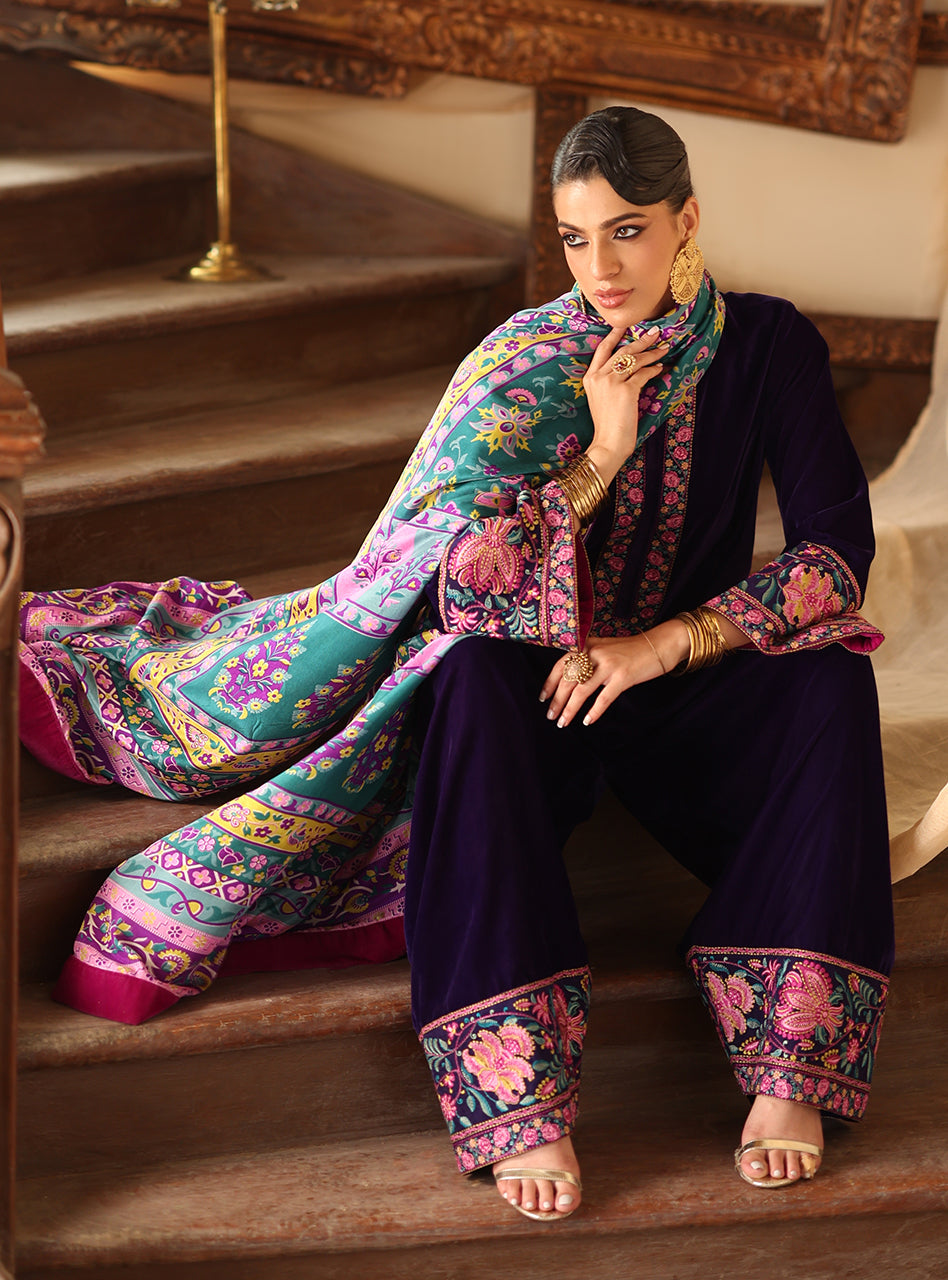 Zainab Chottani | Velura Velvet Edit 25 | Saphir Farshi, image 3