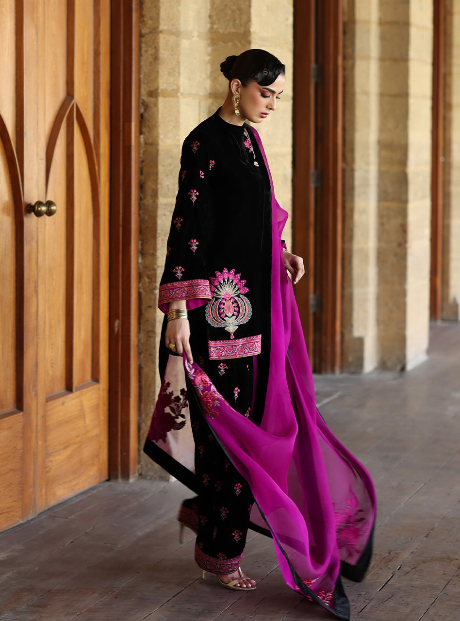 Zainab Chottani | Velura Velvet Edit 25 | Arah Farshi, image 4