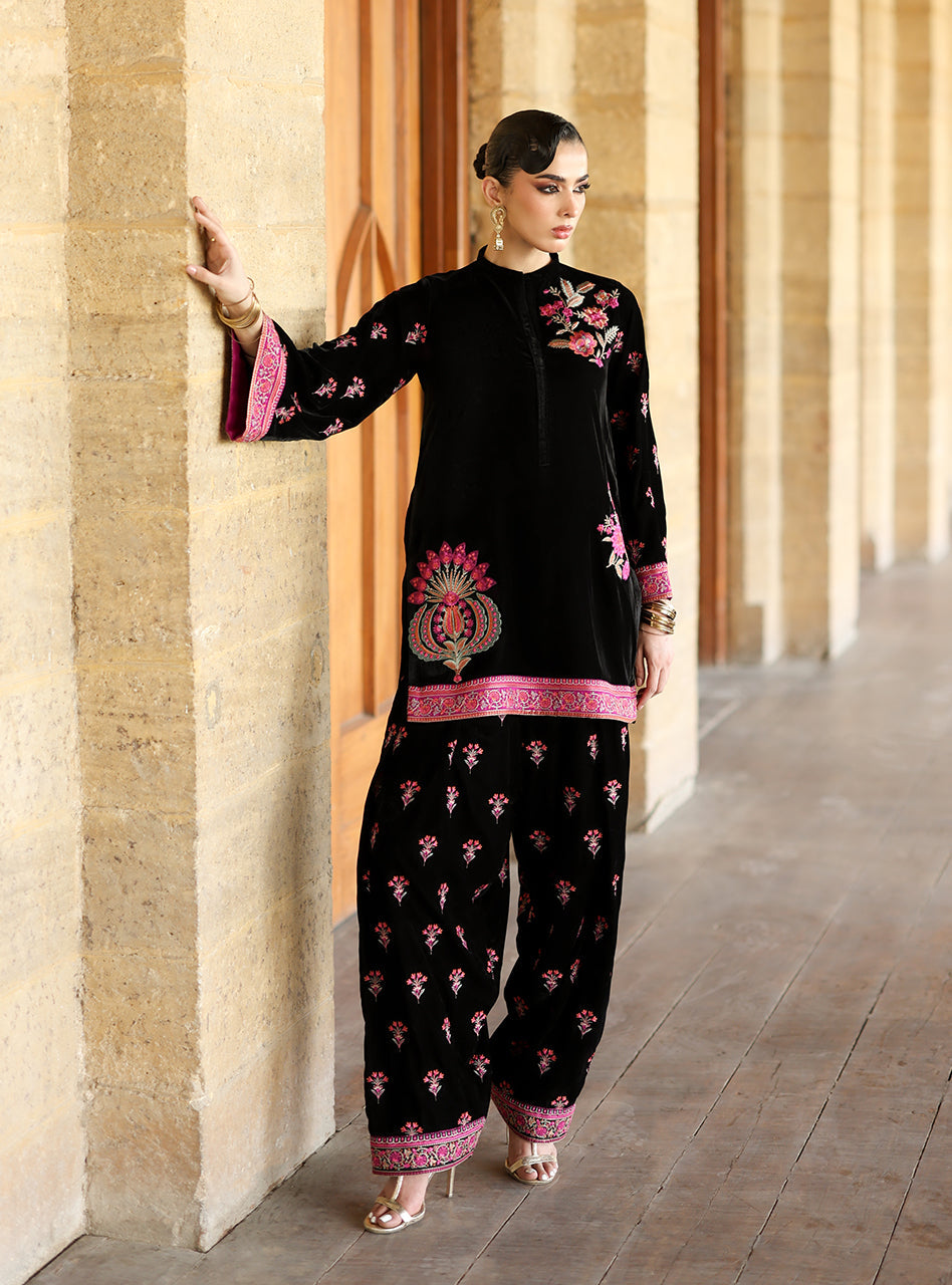 Zainab Chottani | Velura Velvet Edit 25 | Arah Farshi, image 3