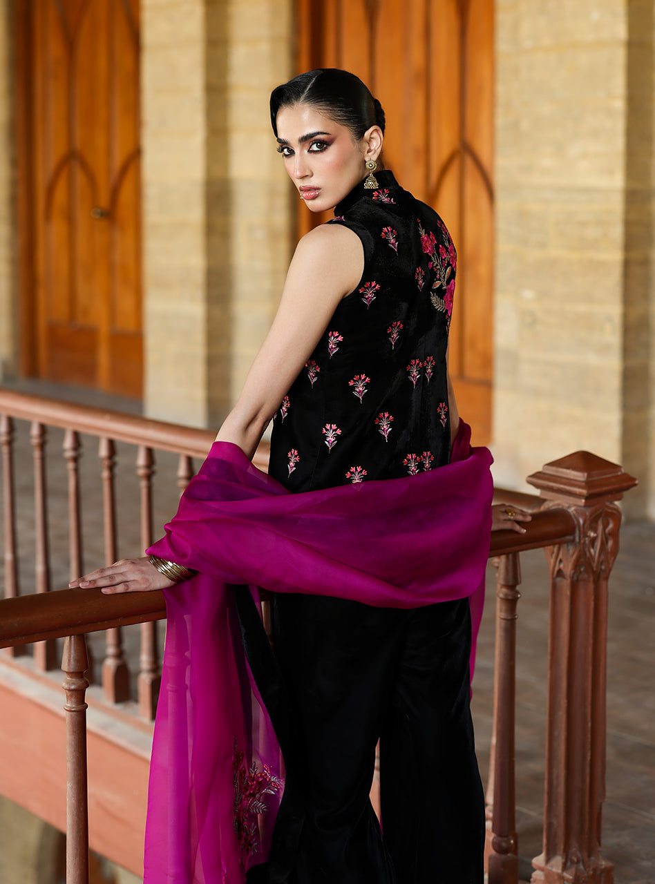 Zainab Chottani | Velura Velvet Edit 25 | Keir Vest, image 2