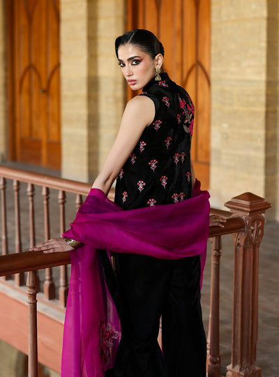 Zainab Chottani | Velura Velvet Edit 25 | Keir Vest