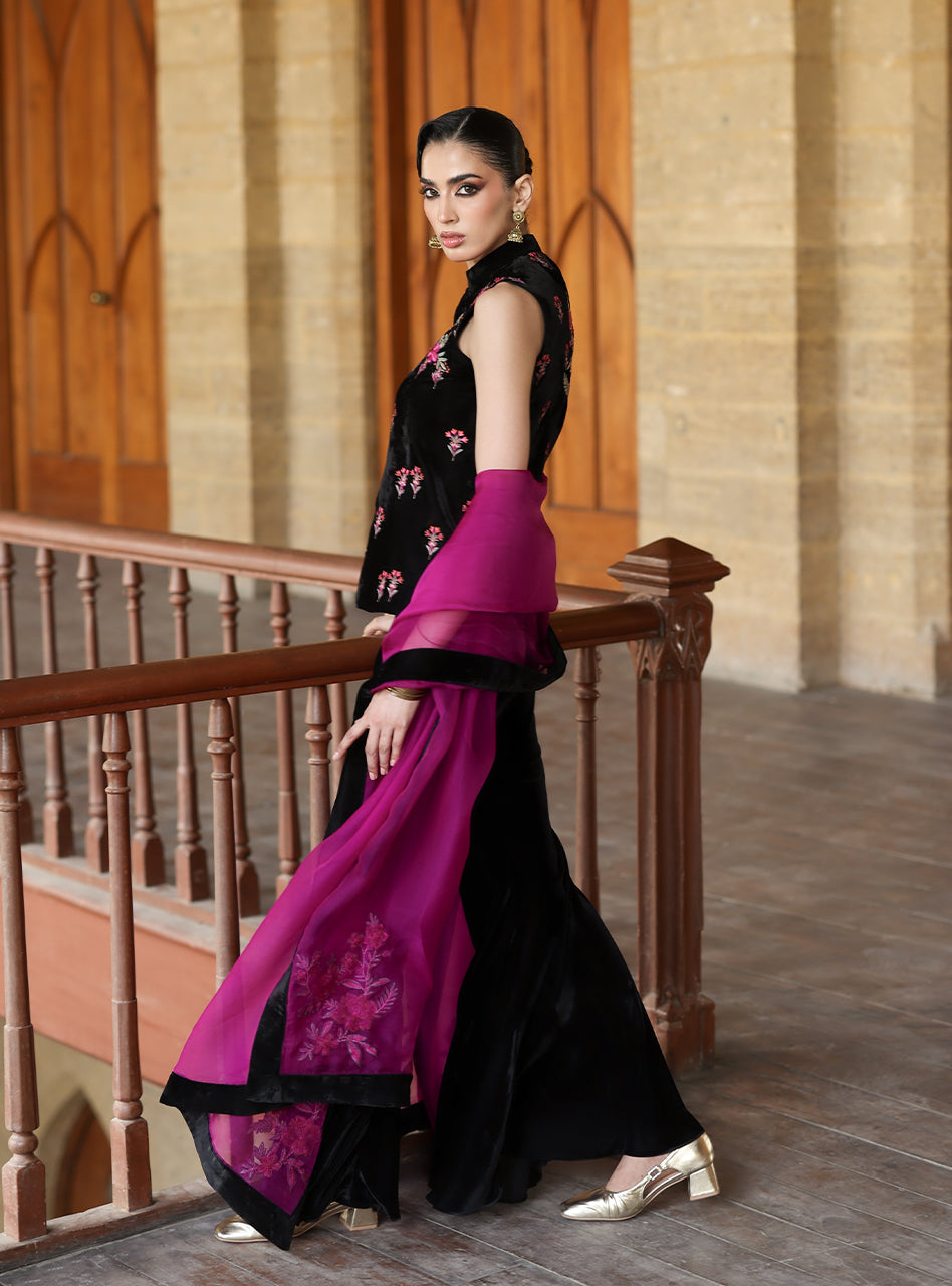 Zainab Chottani | Velura Velvet Edit 25 | Keir Vest, image 4