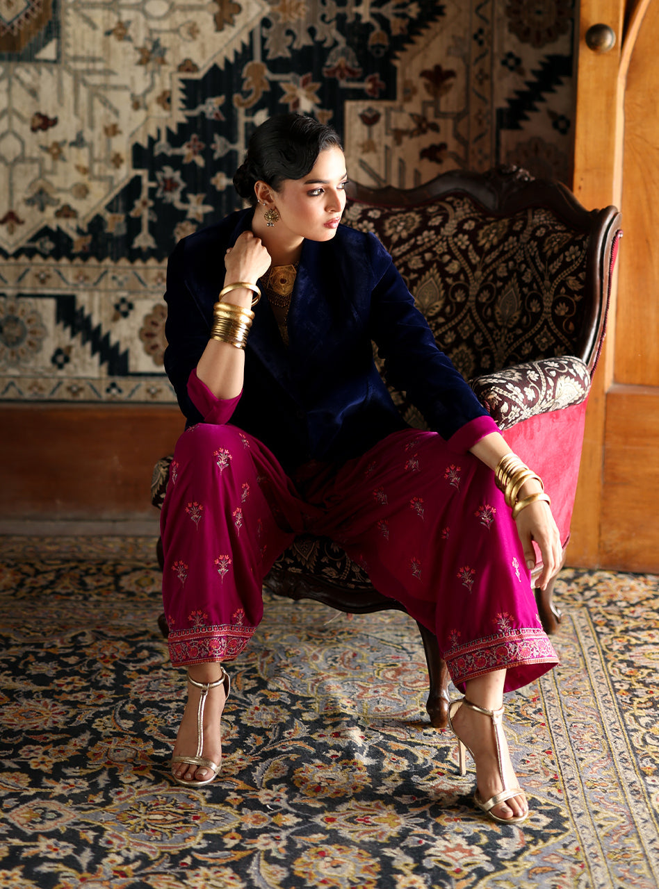 Zainab Chottani | Velura Velvet Edit 25 | Bela Jacket And Farshi, image 3