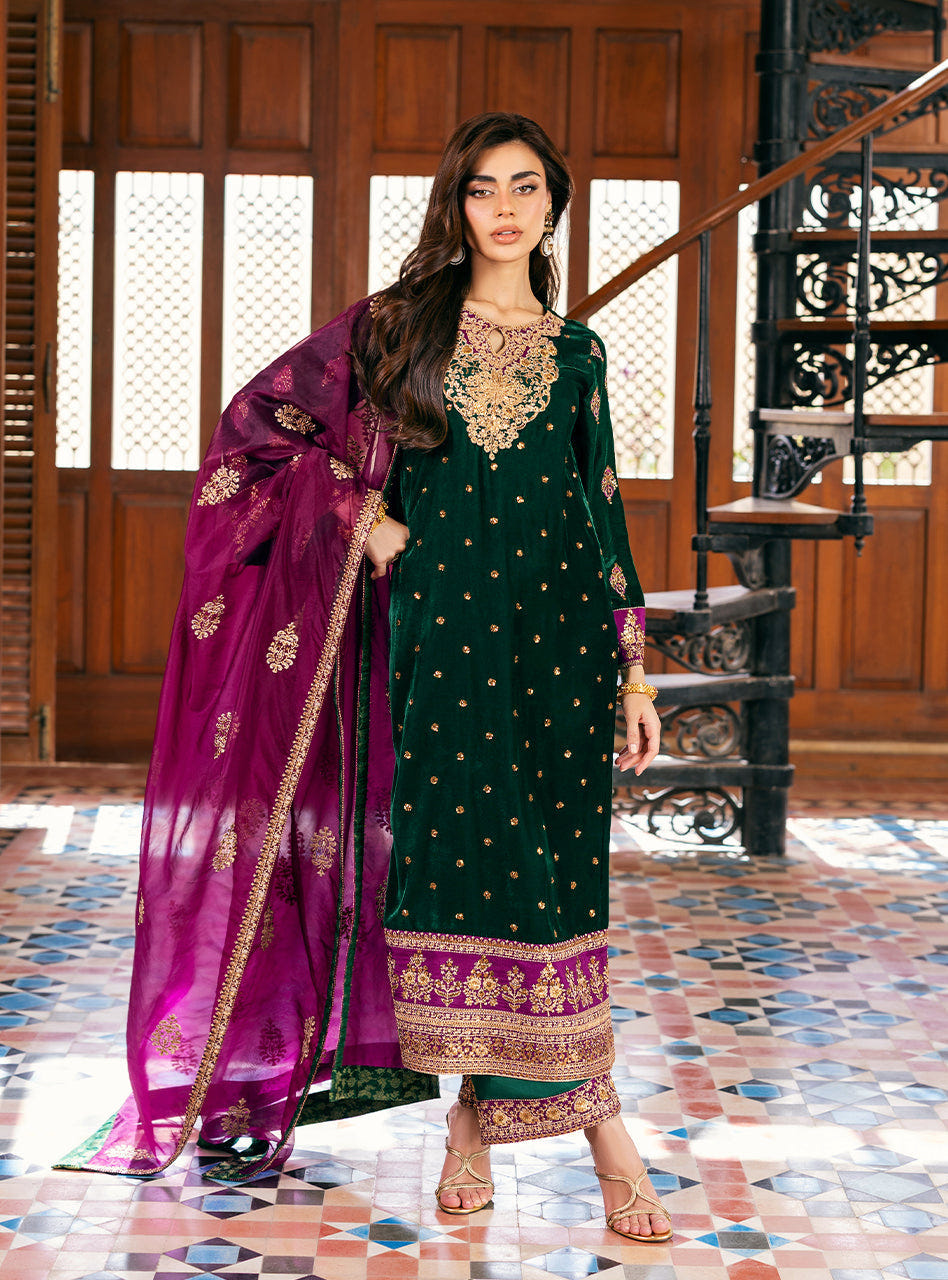 Zainab Chottani | Velvet 25 | Esha
