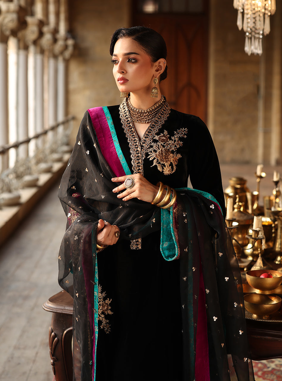 Zainab Chottani | Velura Velvet Edit 25 | Siya Long Shirt, image 3