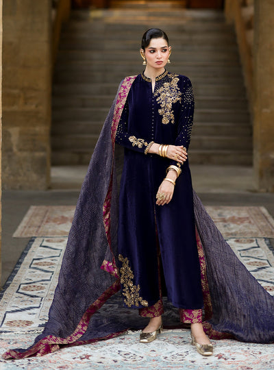 Zainab Chottani | Velura Velvet Edit 25 | Celine Gold