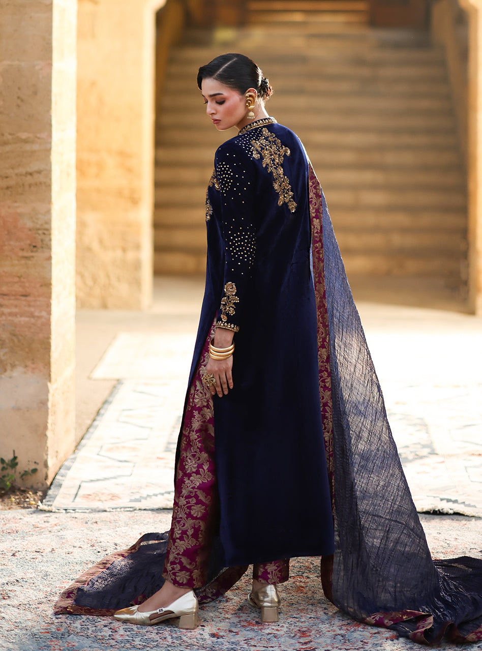 Zainab Chottani | Velura Velvet Edit 25 | Celine Gold, image 2