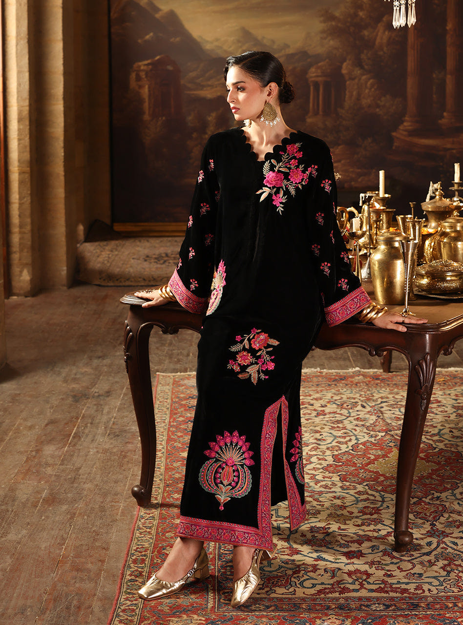 Zainab Chottani | Velura Velvet Edit 25 | Belle Kaftan