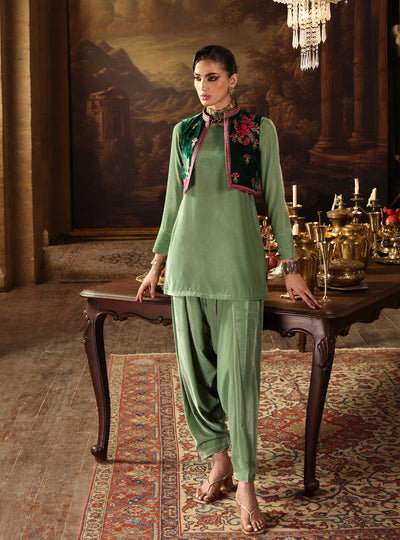 Zainab Chottani | Velura Velvet Edit 25 | Jade Bolero