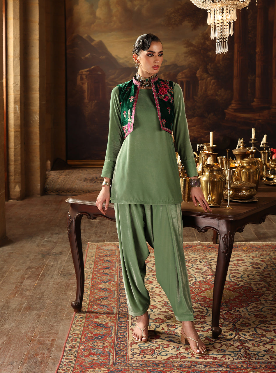Zainab Chottani | Velura Velvet Edit 25 | Jade Bolero, image 4
