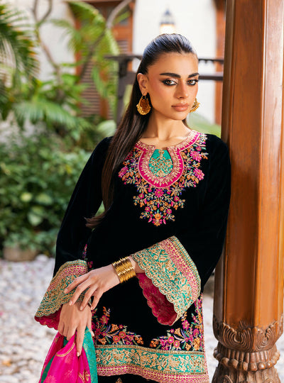 Zainab Chottani | Velvet 25 | Zeba