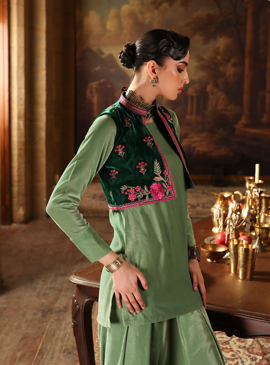 Zainab Chottani | Velura Velvet Edit 25 | Jade Bolero, image 3