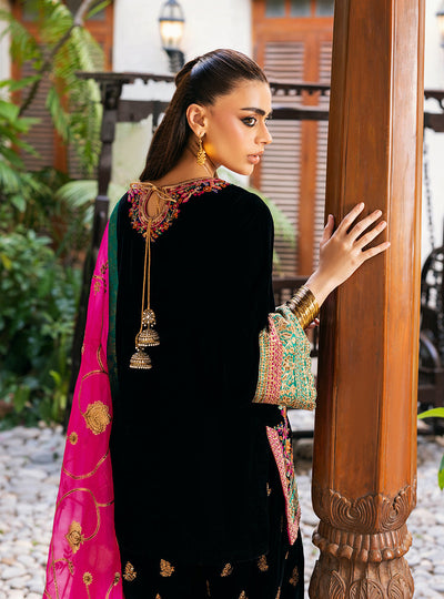 Zainab Chottani | Velvet 25 | Zeba