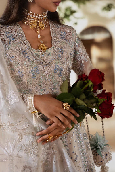 Suffuse Yasmira off white organza shirt and silk lehenga, photo 5