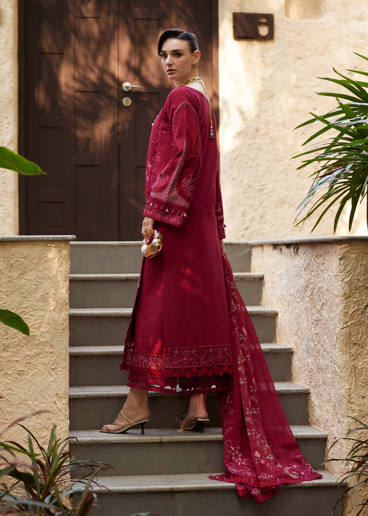 Kanwal Malik | Ariya Luxury Lawn 26 | Safa, image 2
