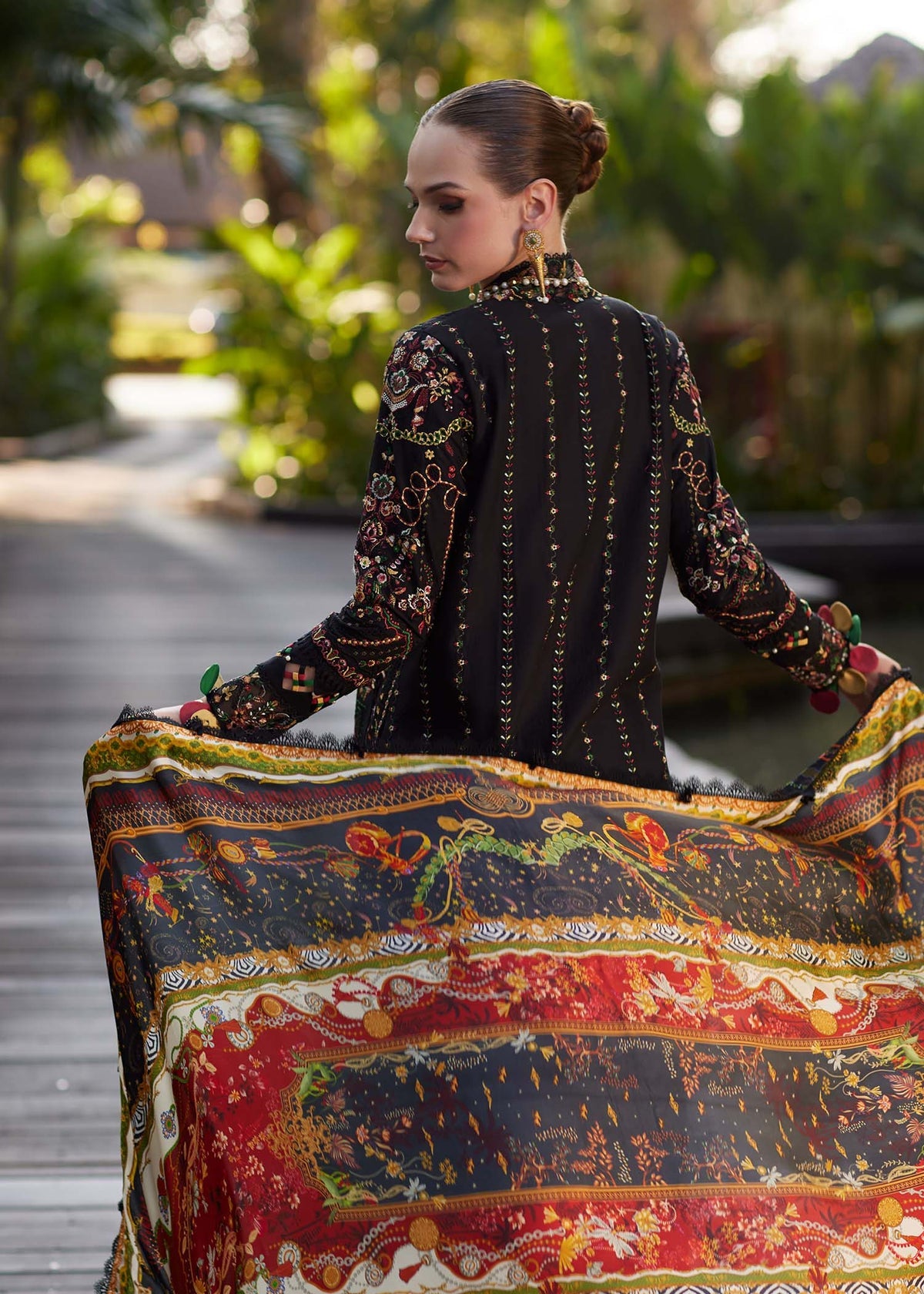 Kanwal Malik | Ariya Luxury Lawn 26 | Zaria, image 2