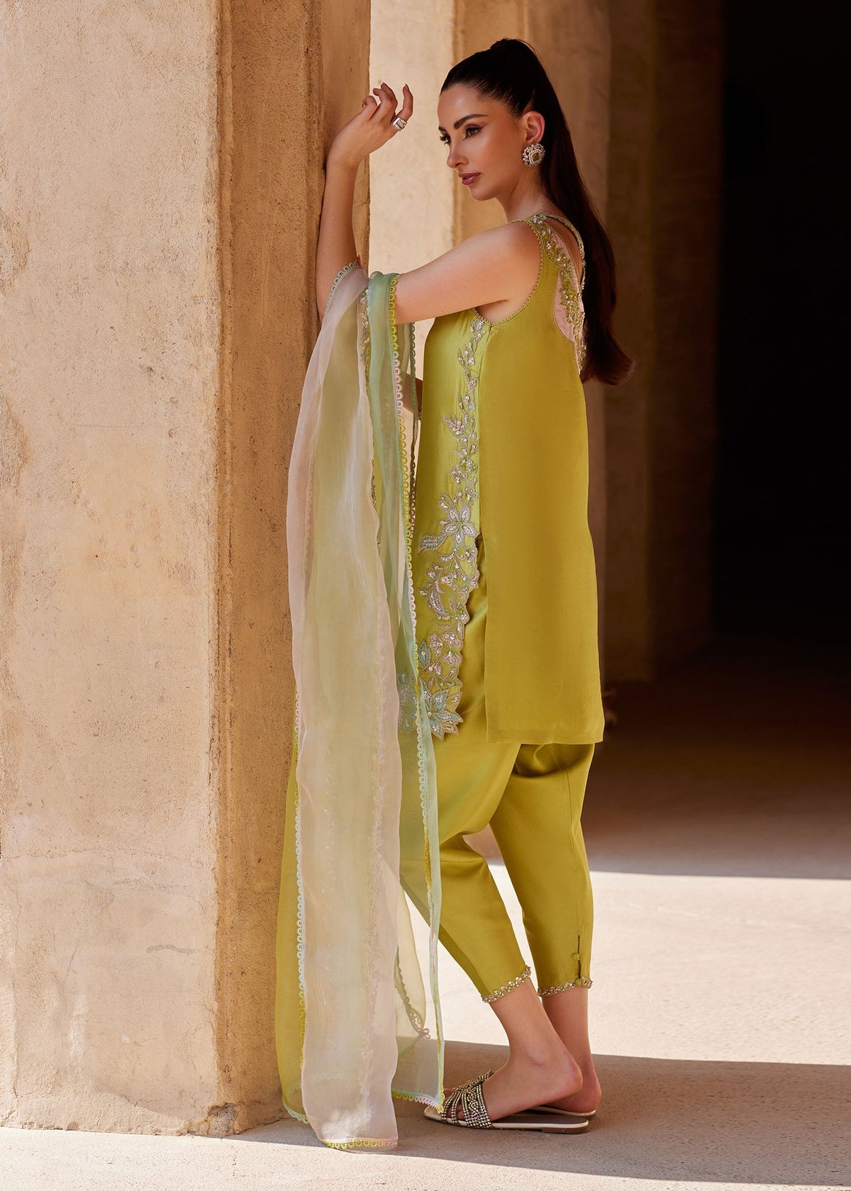 Kanwal Malik | Ghina Luxury Pret | Sia, image 2