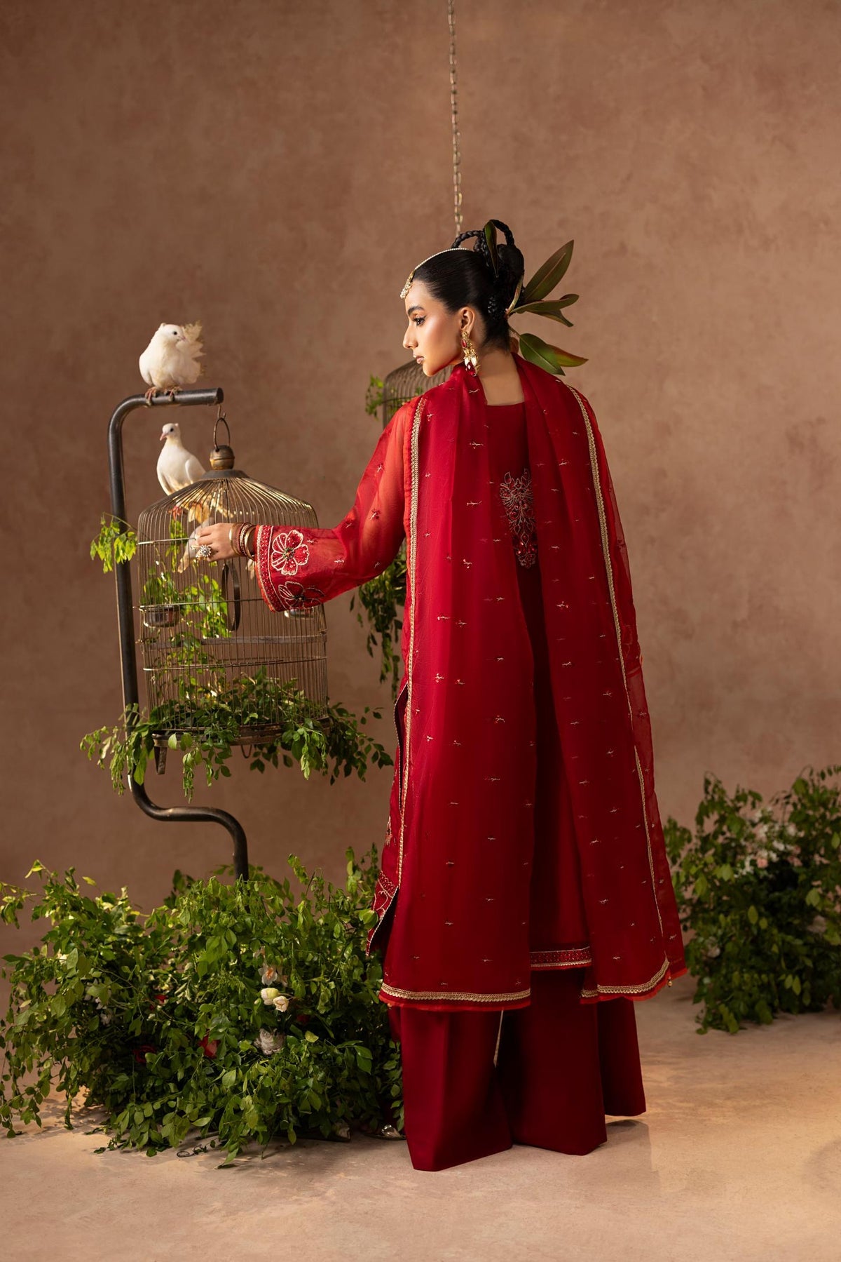 Shurooq | Geet Luxe | Mahia, image 2