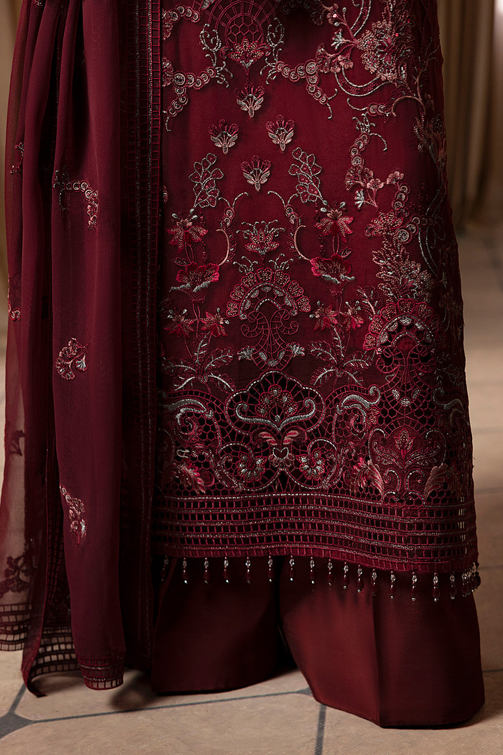 Lavish Premium | Ashnae Formals | Burgundy Veil, image 4