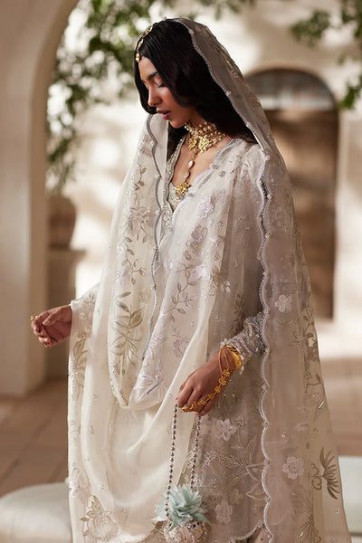 Suffuse Yasmira off white organza shirt and silk lehenga, photo 2
