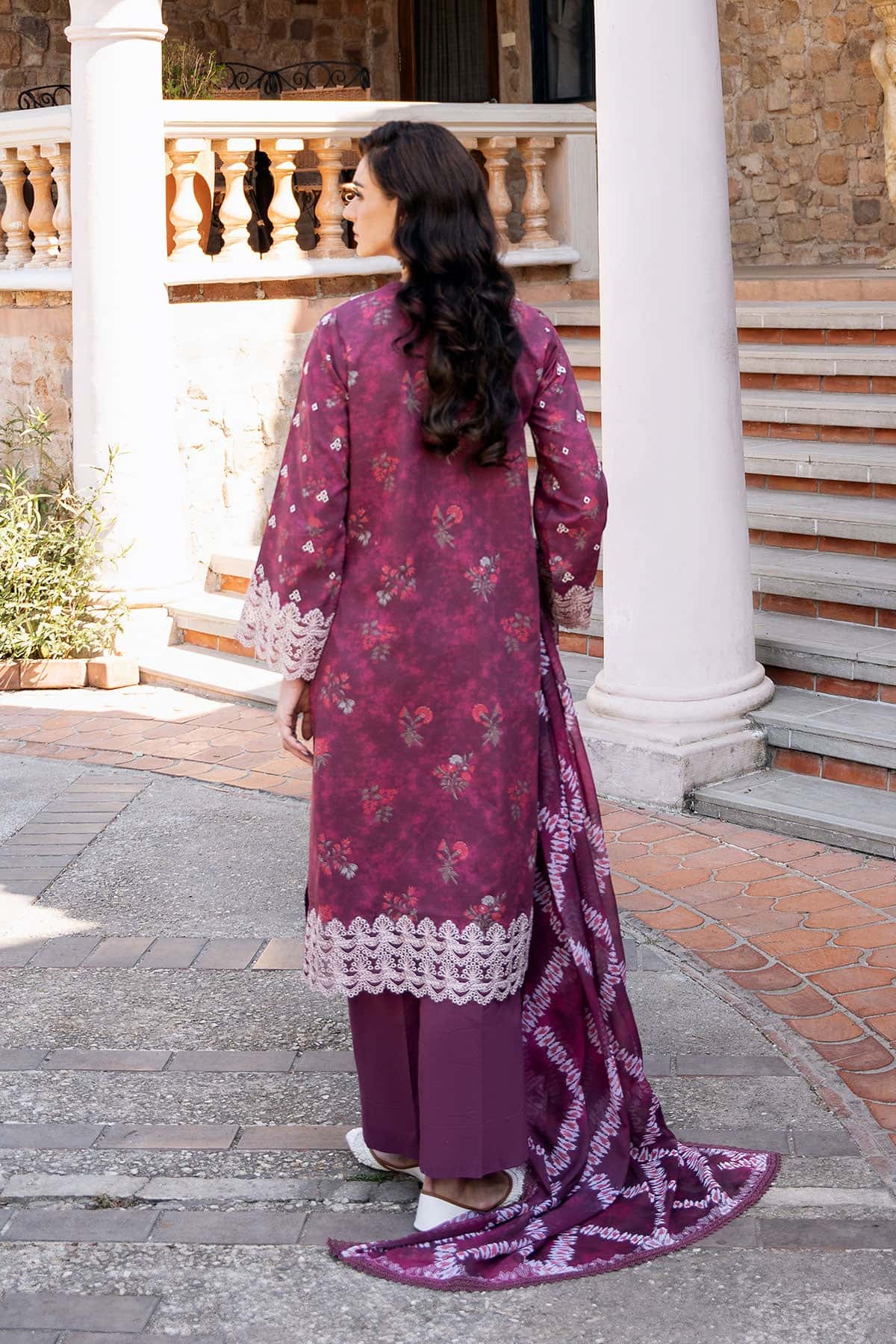 Afrozeh Anisa A magenta embroidered lawn suit, photo 2