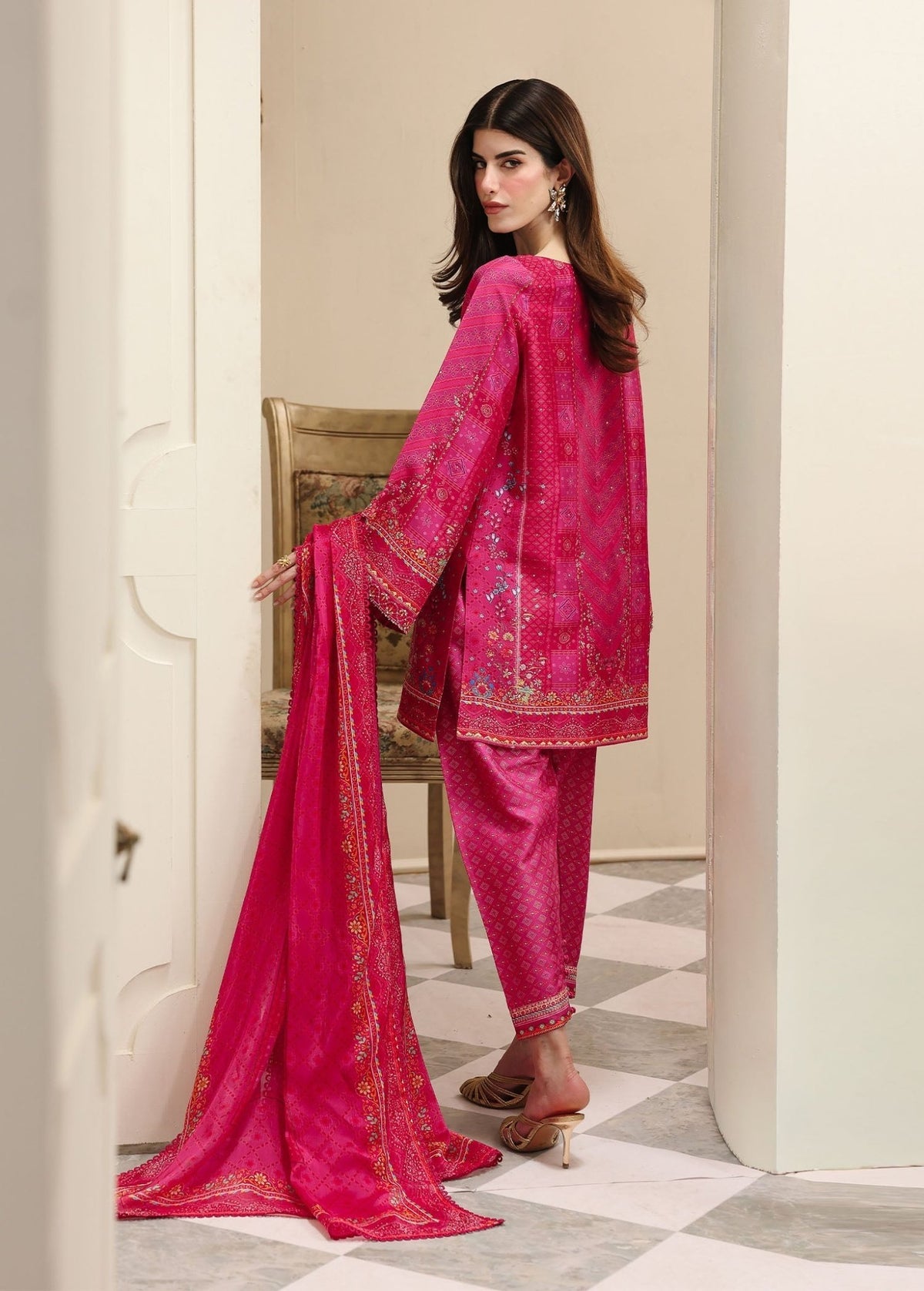 Kanwal Malik | Sorelle Luxe Silk 26 | Ziven, image 2