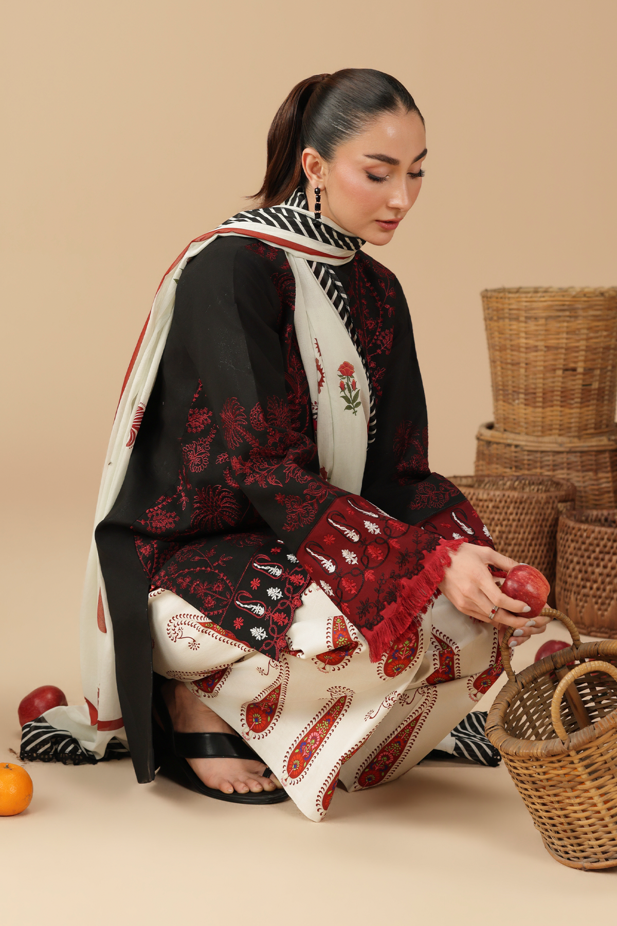 Rajbari | Jahaan Lawn | JAHAAN | 02-5