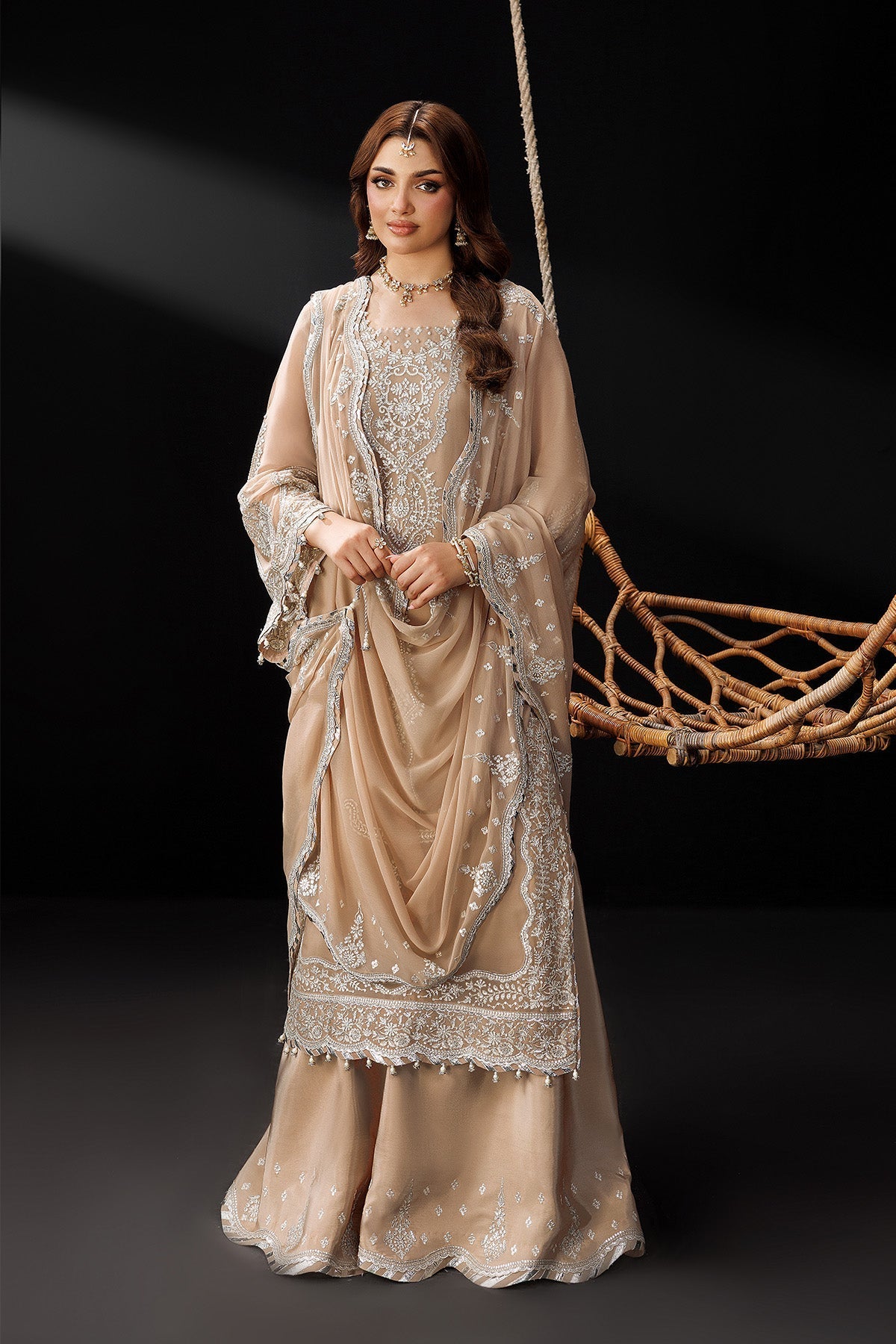 Alizeh | Dua Formals 26 | AF-DUA-3031-Gilded Lace, image 7