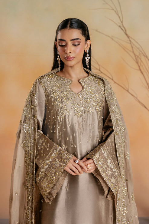 Emaan Adeel | Elara Formals | ODETTE, image 3
