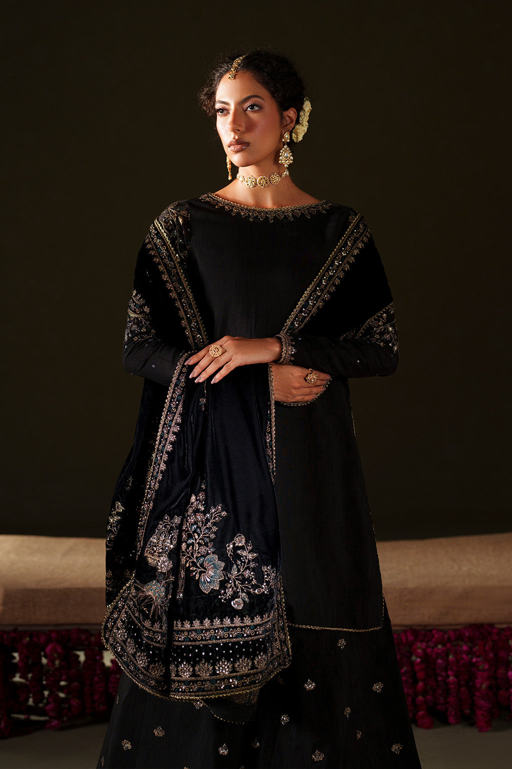 Iznik | Velvet 25 | IV-72 Embroidered Velvet, image 4