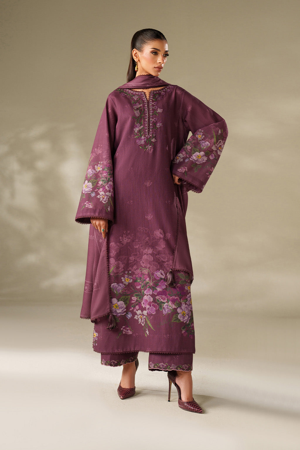 Iznik | Winter Chapter 25 | UE-566 Printed Khaddar, image 5