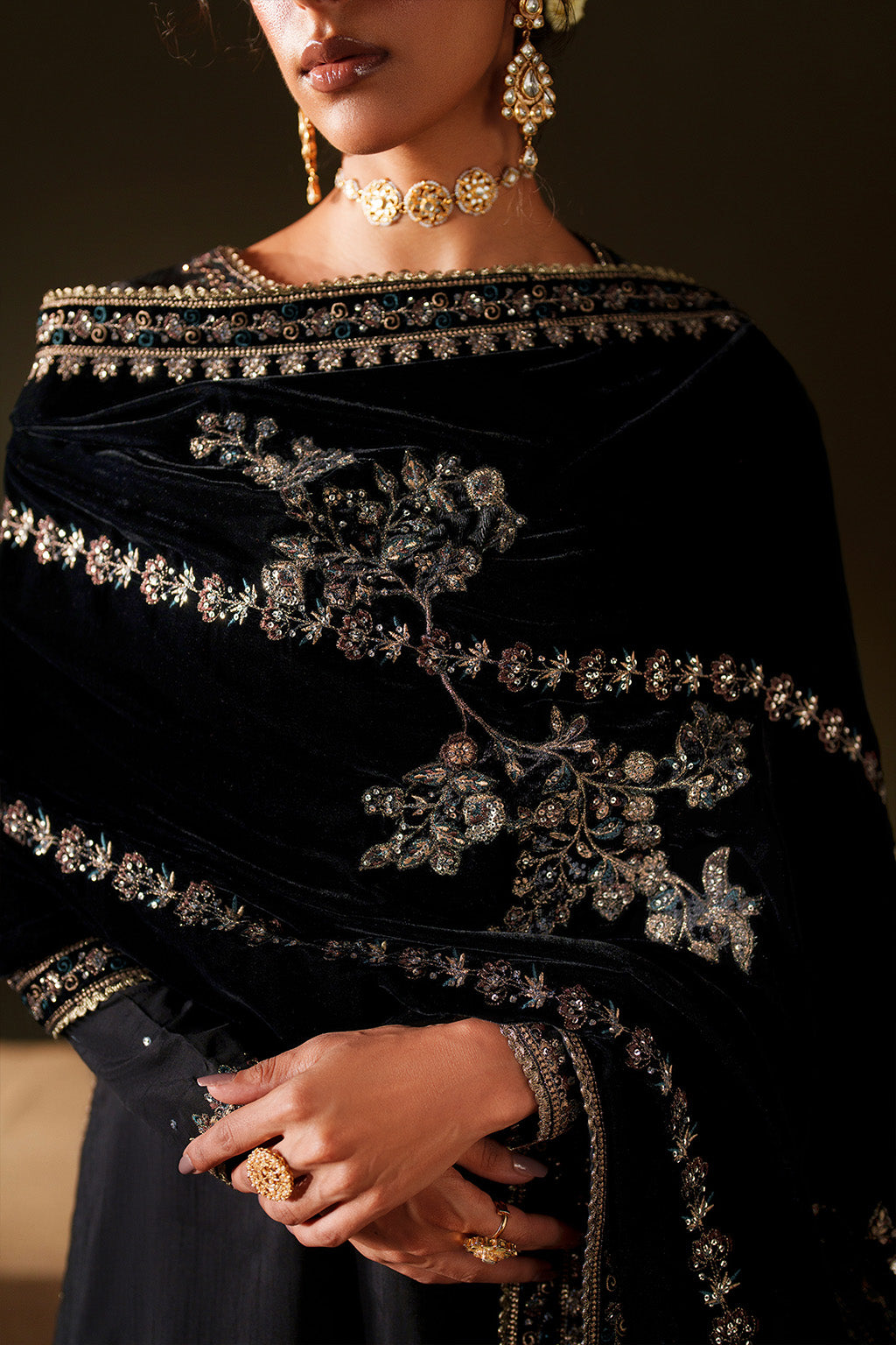 Iznik | Velvet 25 | IV-72 Embroidered Velvet, image 6