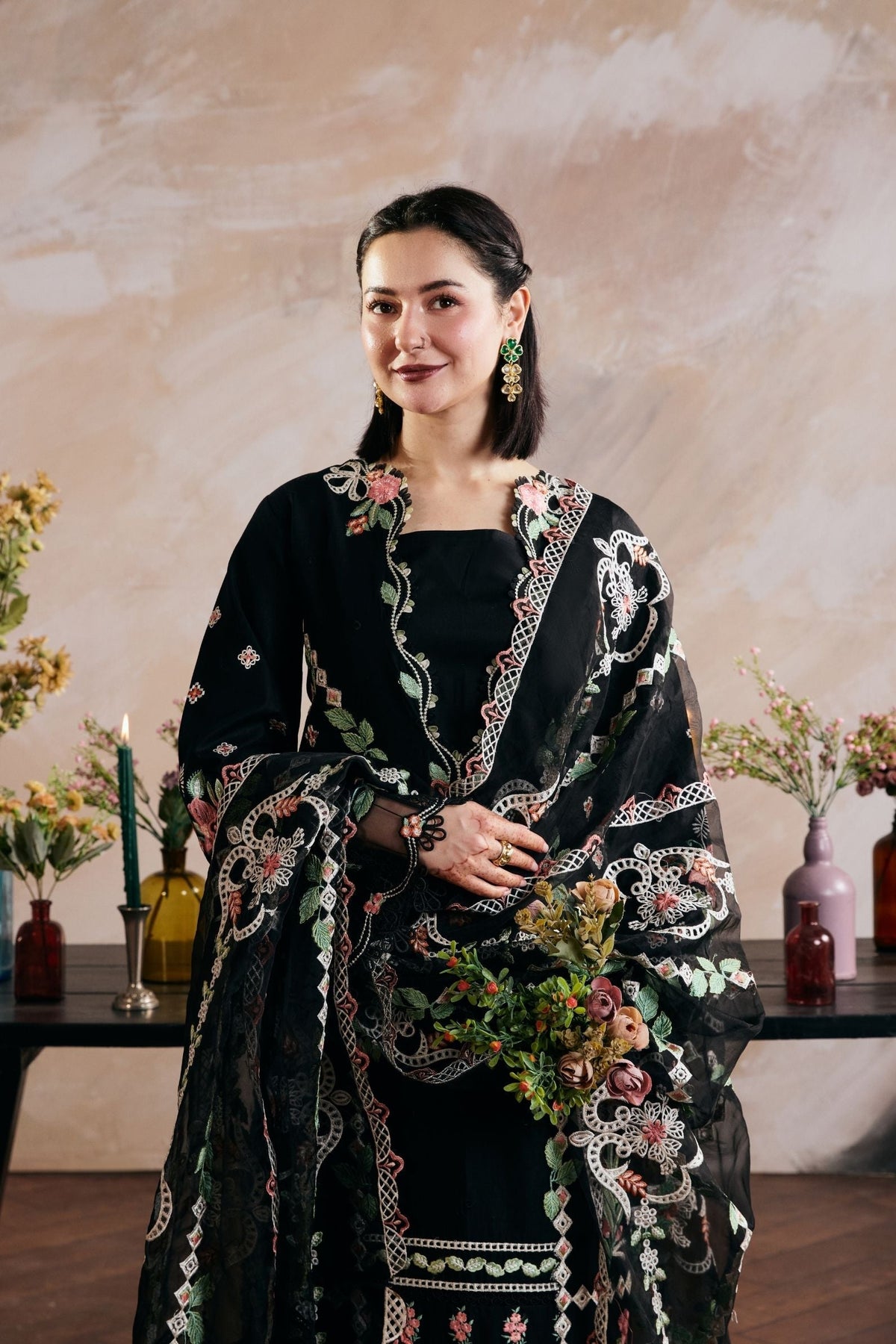 Maryam Hussain | Luxury Lawn 26 Vol 2 | Gul Meena, image 4